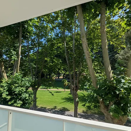 T3 Neuf Baignots Proche Thermes, Centre, Parking *