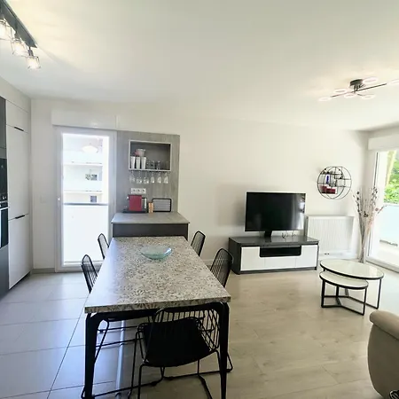 Apartment T3 Neuf Baignots Proche Thermes, Centre, Parking *