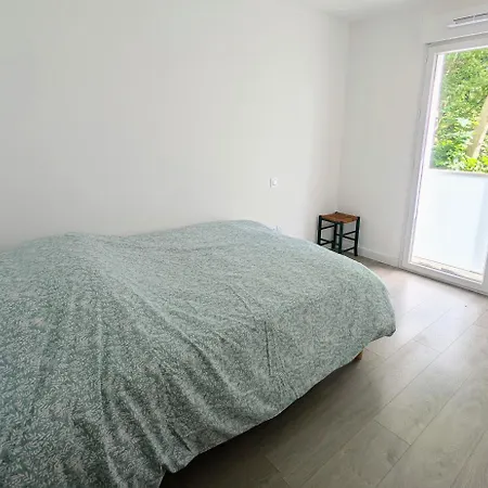 T3 Neuf Baignots Proche Thermes, Centre, Parking *